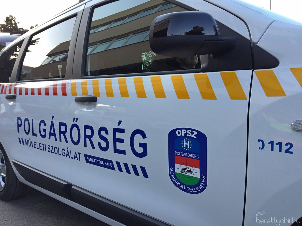 Új szolgálati autó a berettyóújfalui polgárőrségnek10